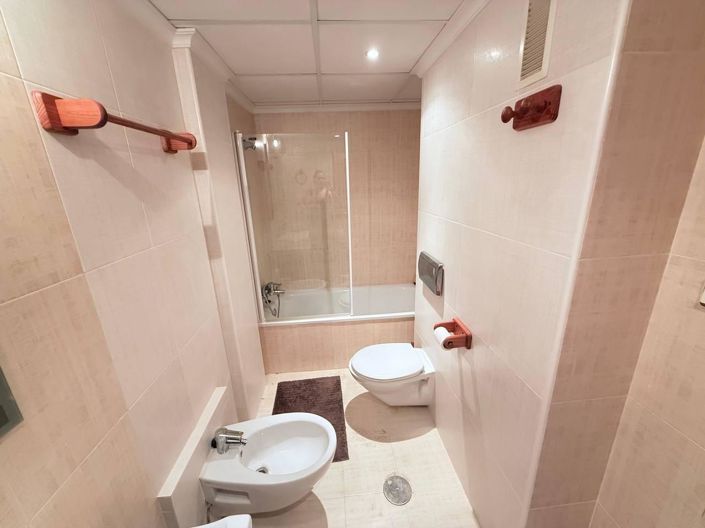 Image No.25-4 Bed Apartment for sale