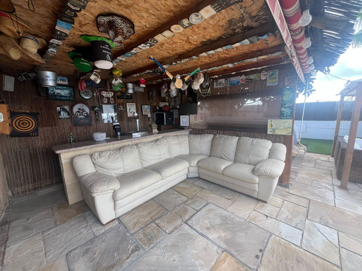 Image No.18-6 Bed Villa for sale