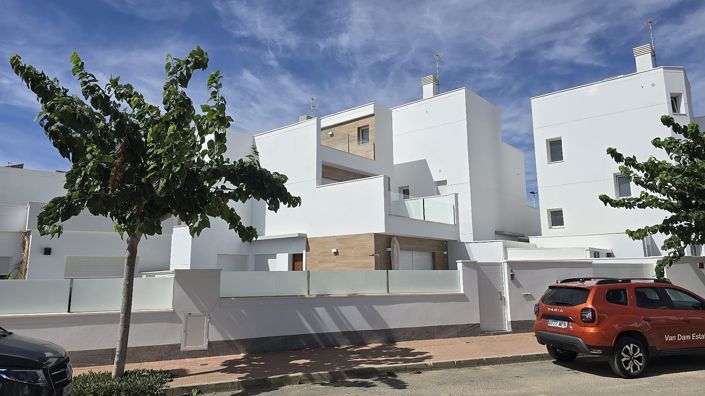 Image No.1-3 Bed Villa for sale