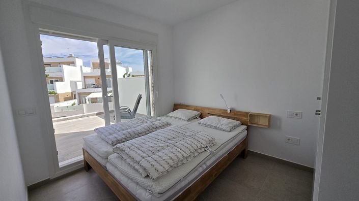 Image No.10-3 Bed Villa for sale