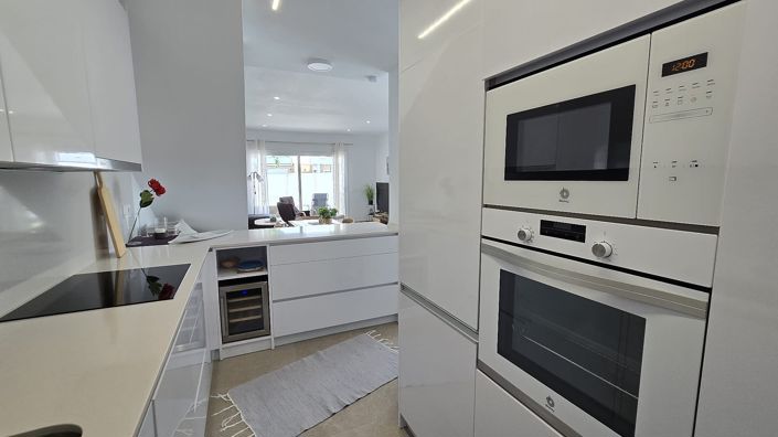 Image No.5-3 Bed Villa for sale