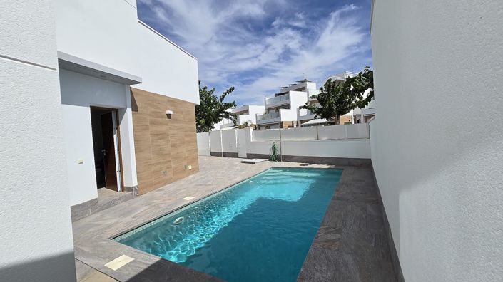 Image No.7-3 Bed Villa for sale