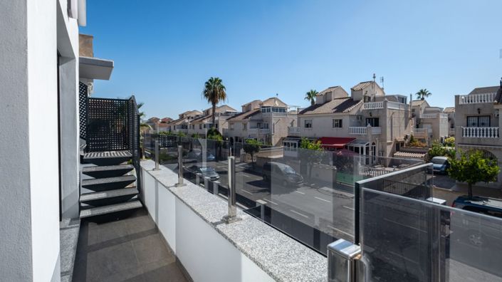 Image No.29-3 Bed Villa for sale