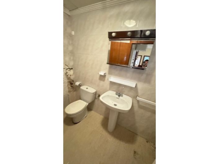 Image No.18-4 Bed Apartment for sale