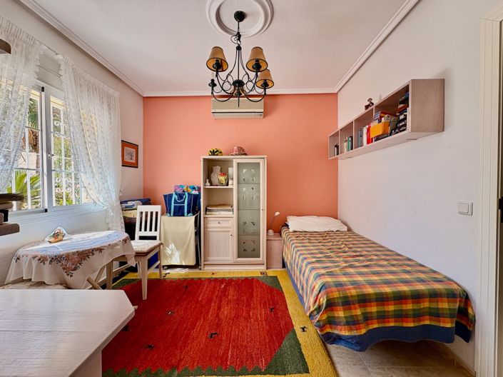 Image No.8-3 Bed Townhouse for sale