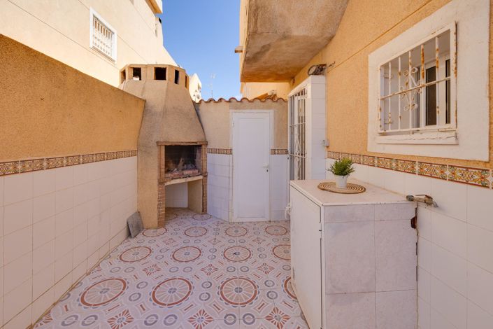 Image No.20-2 Bed Bungalow for sale