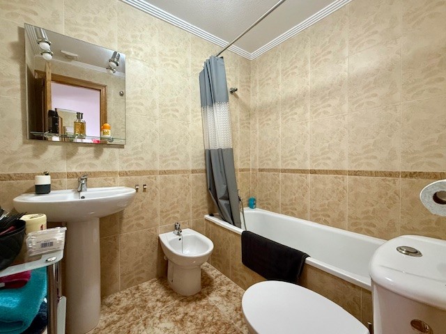 Image No.25-2 Bed Apartment for sale