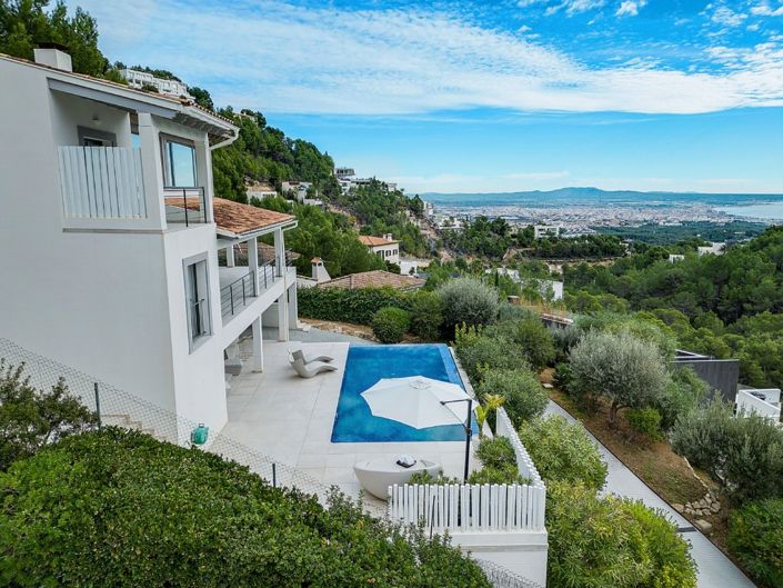 Image No.1-5 Bed Villa for sale