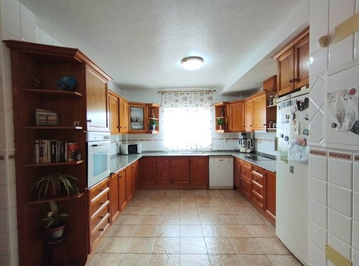 Image No.9-6 Bed Villa for sale