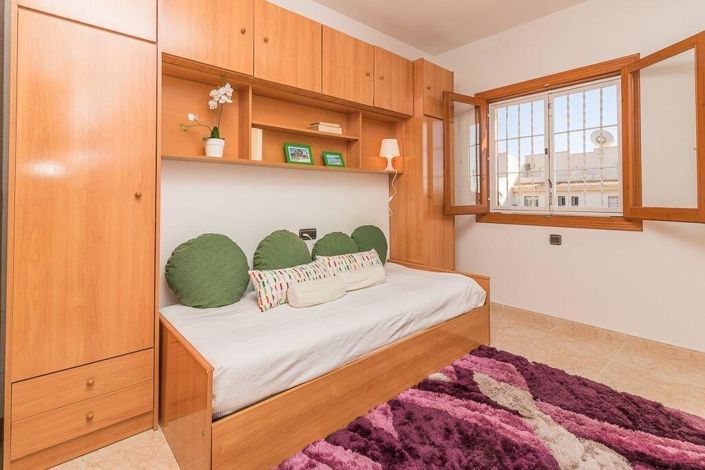 Image No.21-3 Bed House for sale