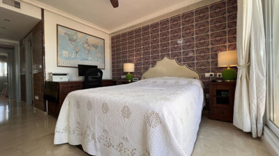 13-5fd73dea700db77384c091ca9818b1a9