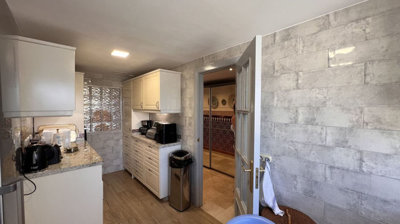 8-e64a9055bba3e77ac8aca3b893cdf826