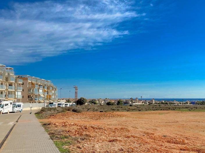 Image No.20-3 Bed Apartment for sale