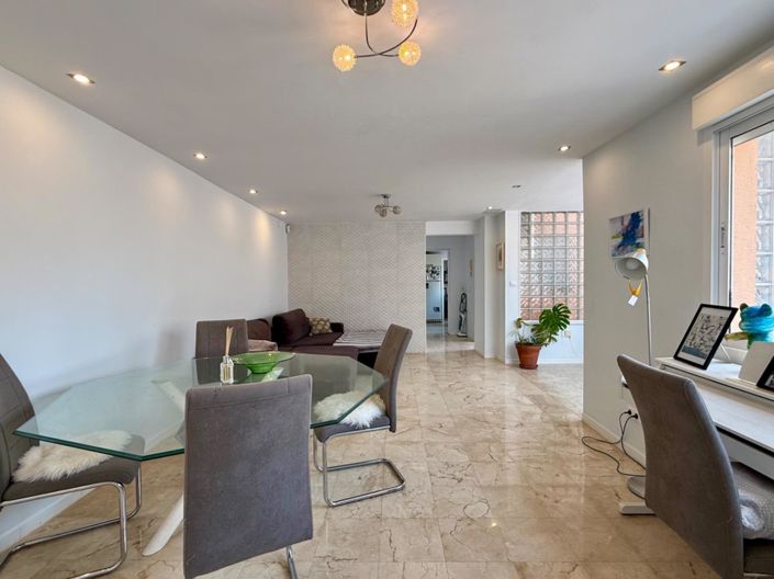 Image No.16-5 Bed Villa for sale