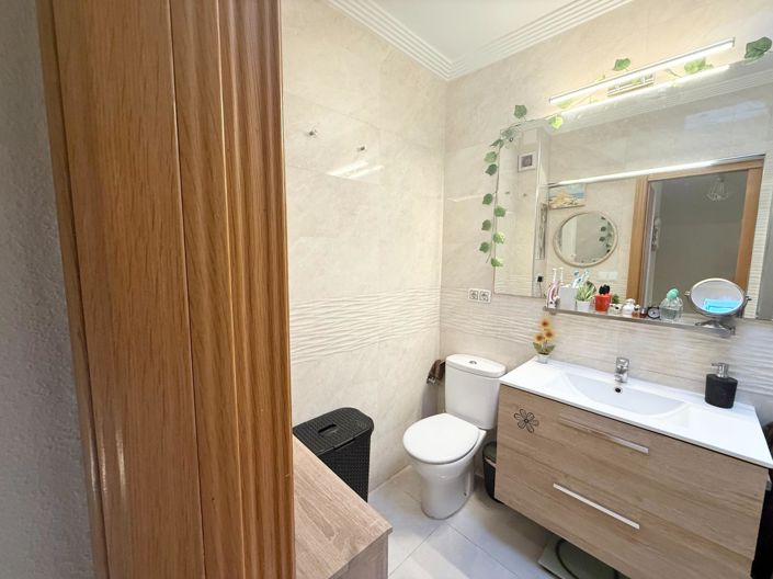 Image No.24-3 Bed House for sale