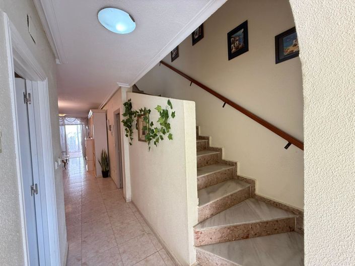 Image No.20-2 Bed Townhouse for sale