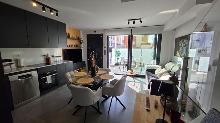 Image No.6-3 Bed Townhouse for sale