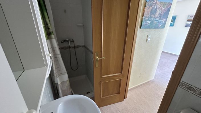 Image No.11-2 Bed Townhouse for sale