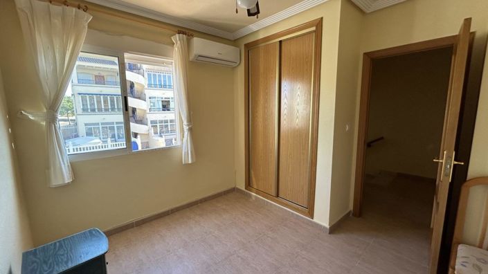 Image No.16-2 Bed Townhouse for sale