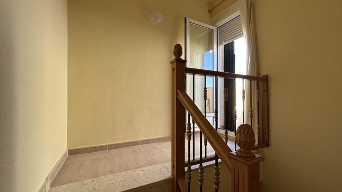 Image No.20-2 Bed Townhouse for sale