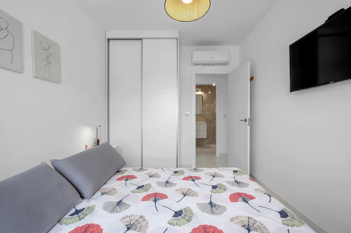 Image No.13-2 Bed Apartment for sale