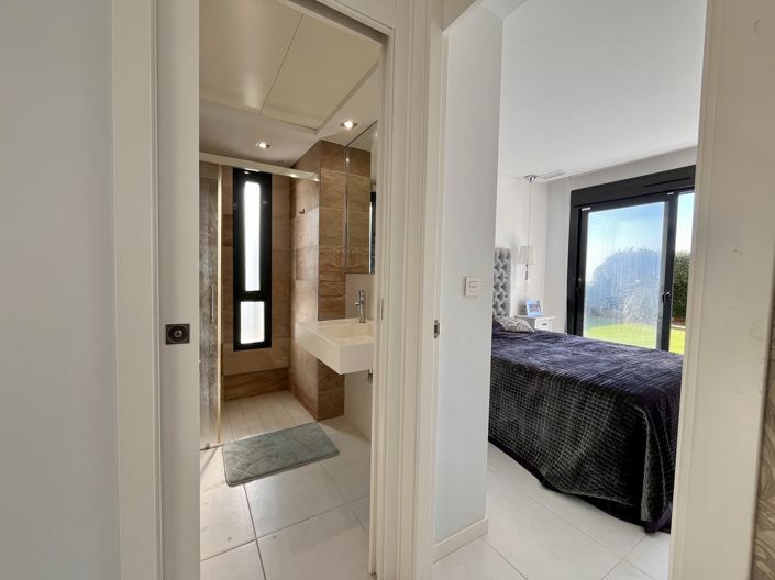 Image No.18-3 Bed Villa for sale