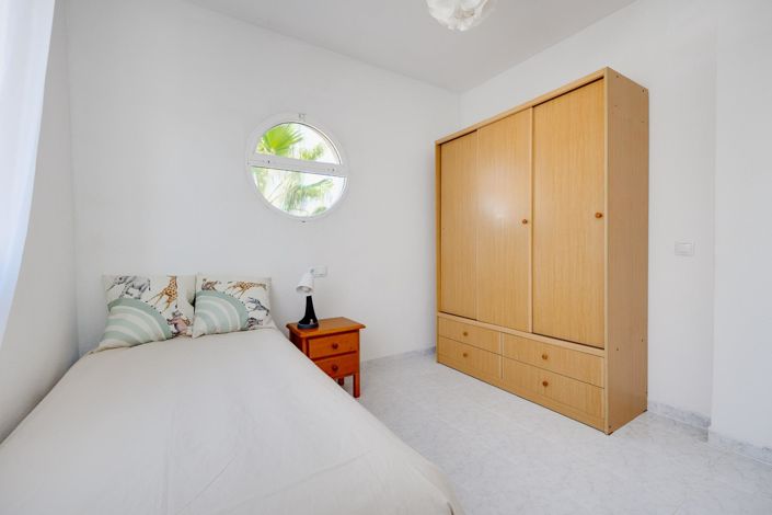 Image No.30-3 Bed Townhouse for sale