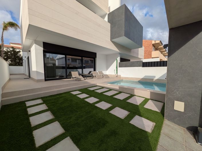 Image No.1-3 Bed Bungalow for sale