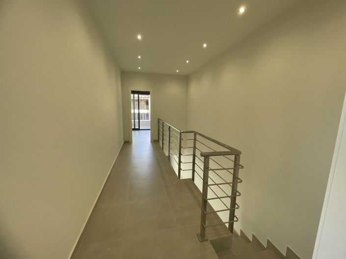 Image No.34-3 Bed Villa for sale