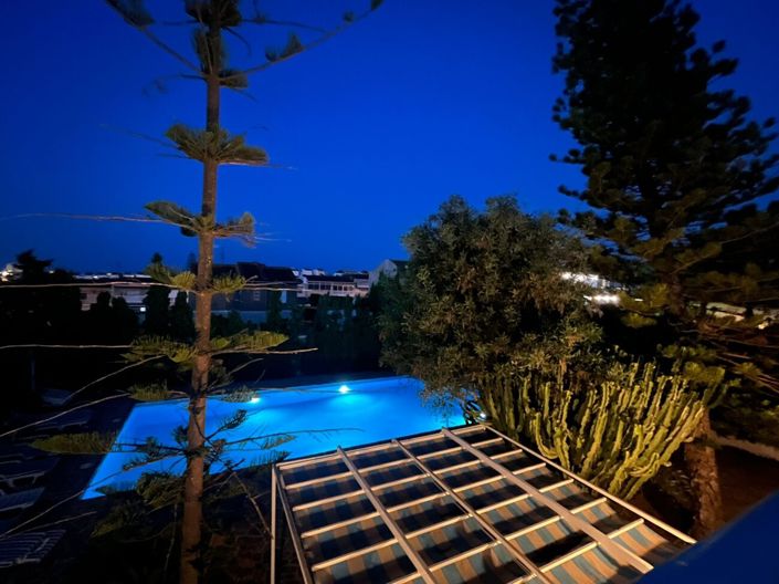 Image No.1-4 Bed Villa for sale