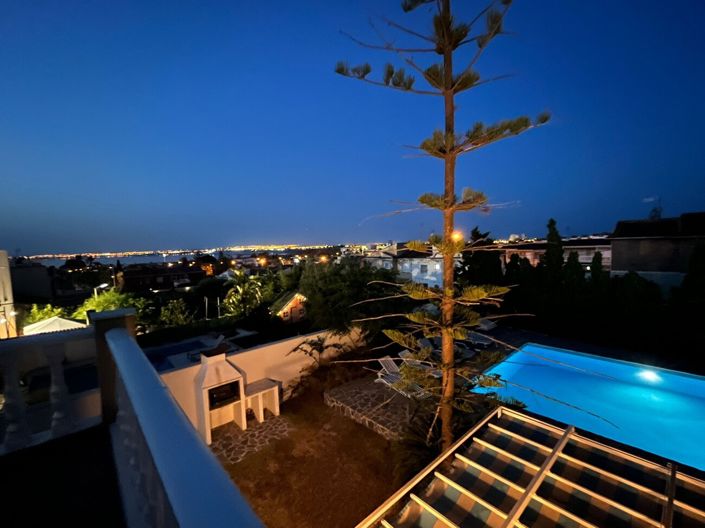 Image No.4-4 Bed Villa for sale