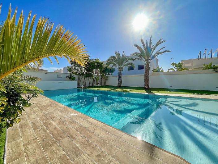 Image No.30-2 Bed Apartment for sale