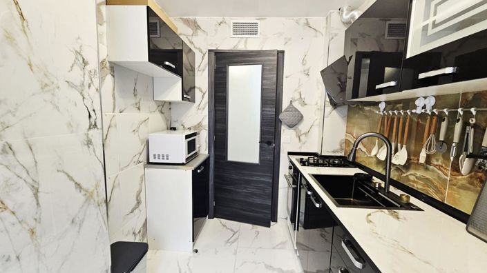 Image No.14-3 Bed Apartment for sale