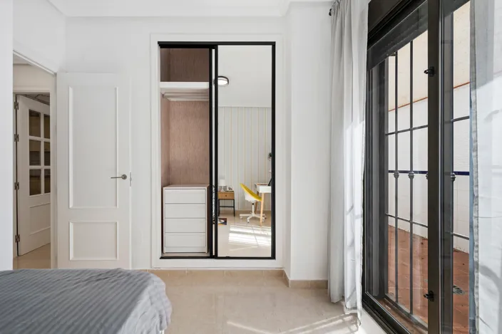 Image No.12-3 Bed Townhouse for sale