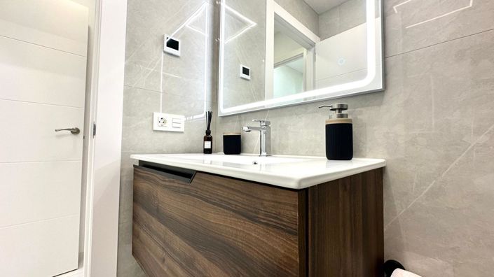 Image No.24-2 Bed Apartment for sale