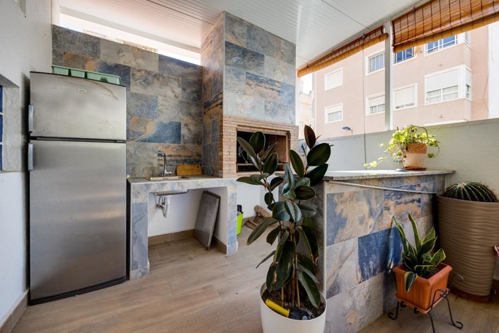 Image No.30-3 Bed Townhouse for sale