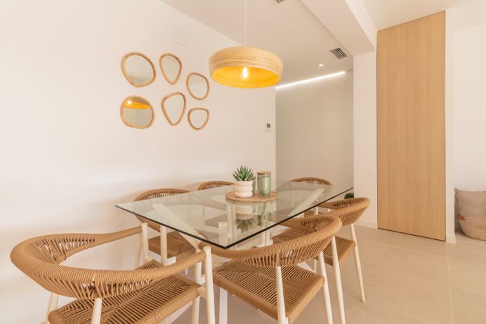 Image No.10-3 Bed House for sale