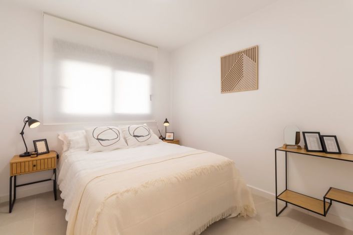 Image No.17-3 Bed House for sale