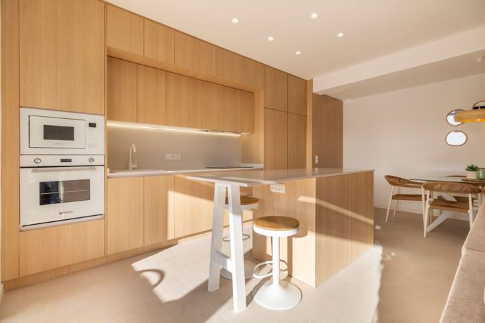 Image No.8-3 Bed House for sale