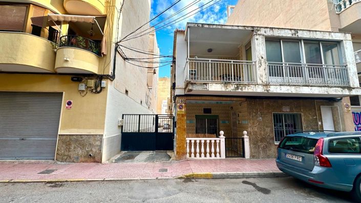 Image No.2-4 Bed Townhouse for sale