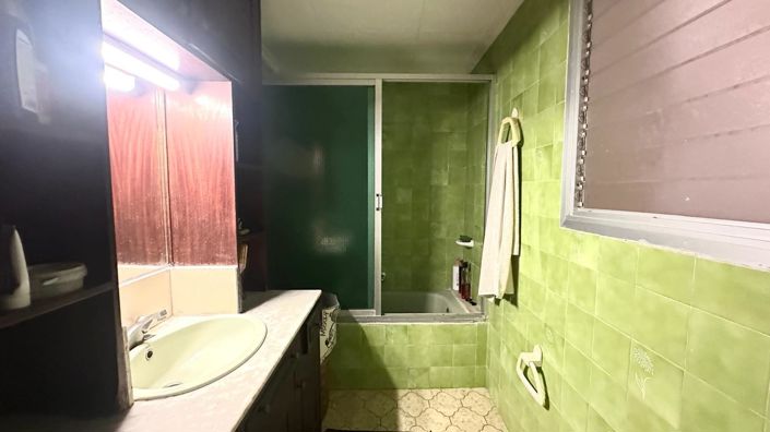 Image No.30-4 Bed Townhouse for sale