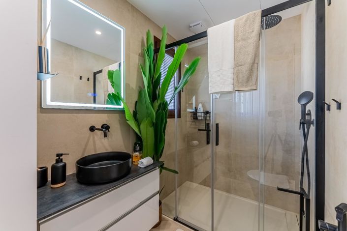 Image No.21-3 Bed Townhouse for sale