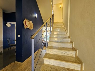 20250408131739xlarge