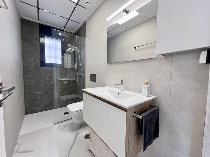 Image No.16-2 Bed Apartment for sale