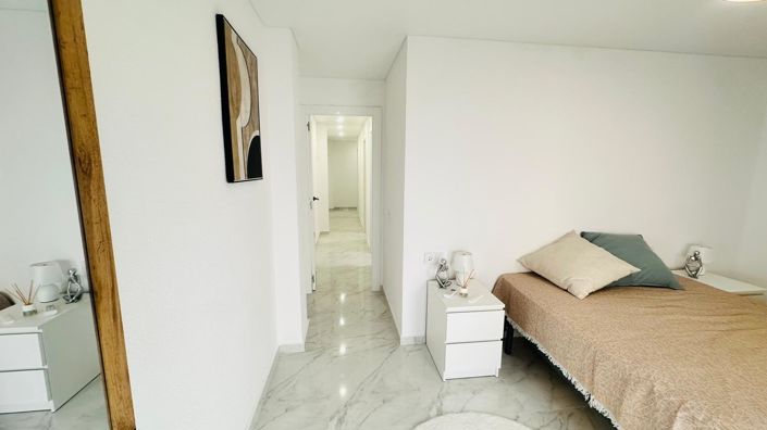 Image No.20-3 Bed Apartment for sale