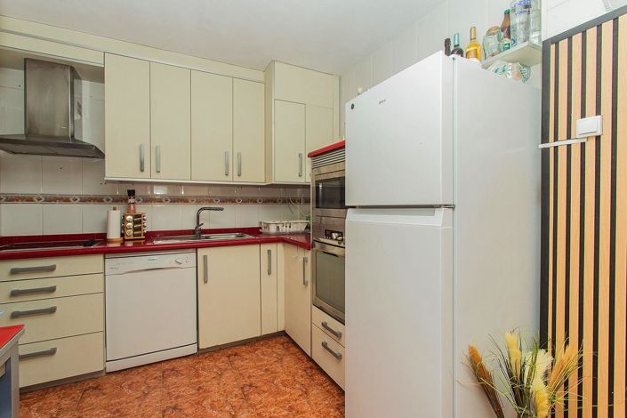 Image No.14-4 Bed House for sale