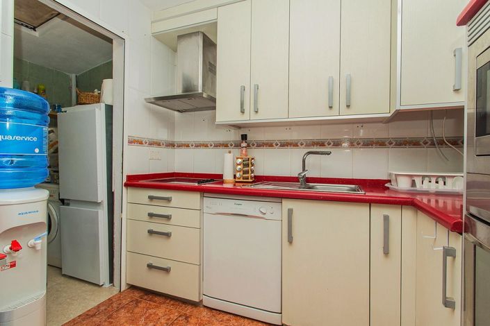 Image No.16-4 Bed House for sale