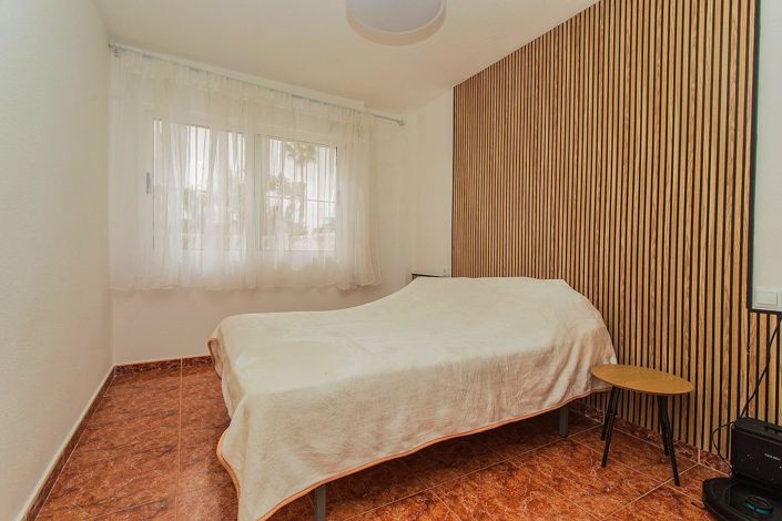 Image No.17-4 Bed House for sale