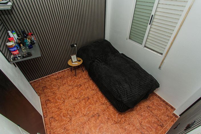 Image No.20-4 Bed House for sale