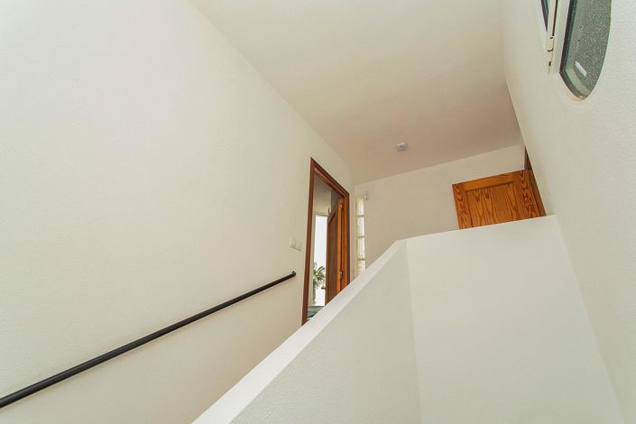 Image No.27-4 Bed House for sale